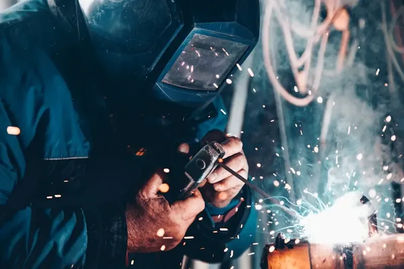 Commercial electrical contractor Brampton